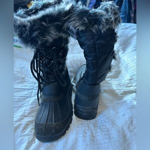 Furry snow boots